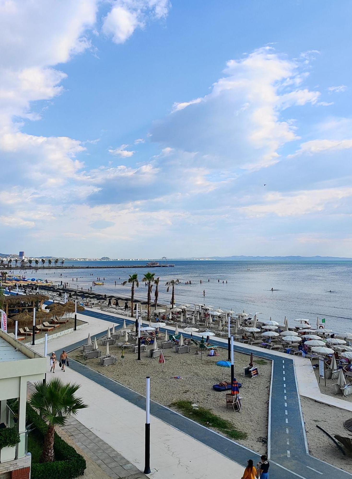 Sandy Blue Sea Durrës Exteriör bild